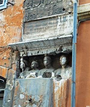2010-03-26 P3260880 Via di Portico d'Ottavia Casa di Manilio - kopie - kopie (Small)